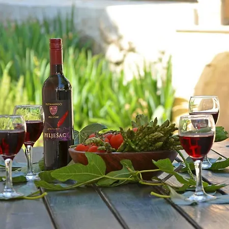 House Juretic - 50 M From The Appartement Trogir