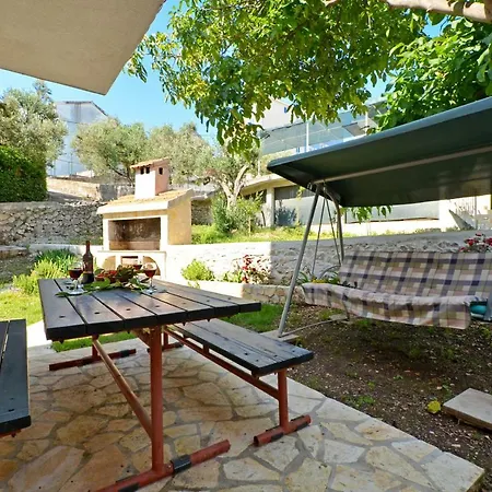 House Juretic - 50 M From The Traù