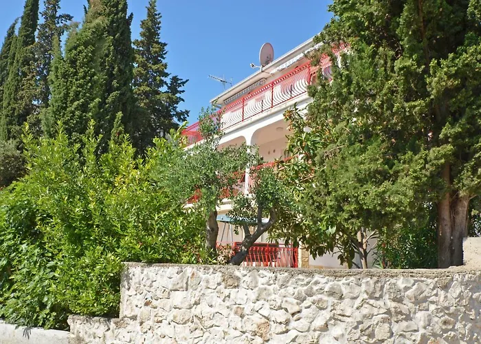 House Juretic - 50 M From The *