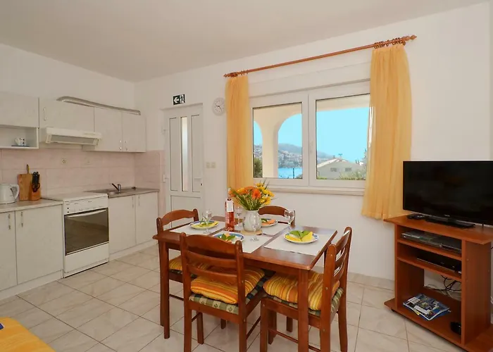 House Juretic - 50 M From The * Traù