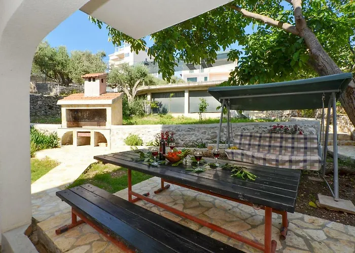 House Juretic - 50 M From The * Traù