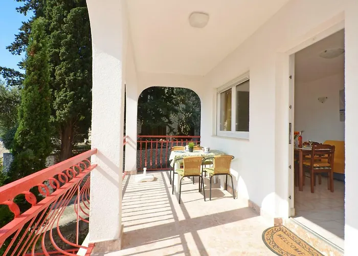 House Juretic - 50 M From The Appartamento Traù