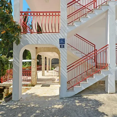 Apartment House Juretic - 50 M From The Trogir
